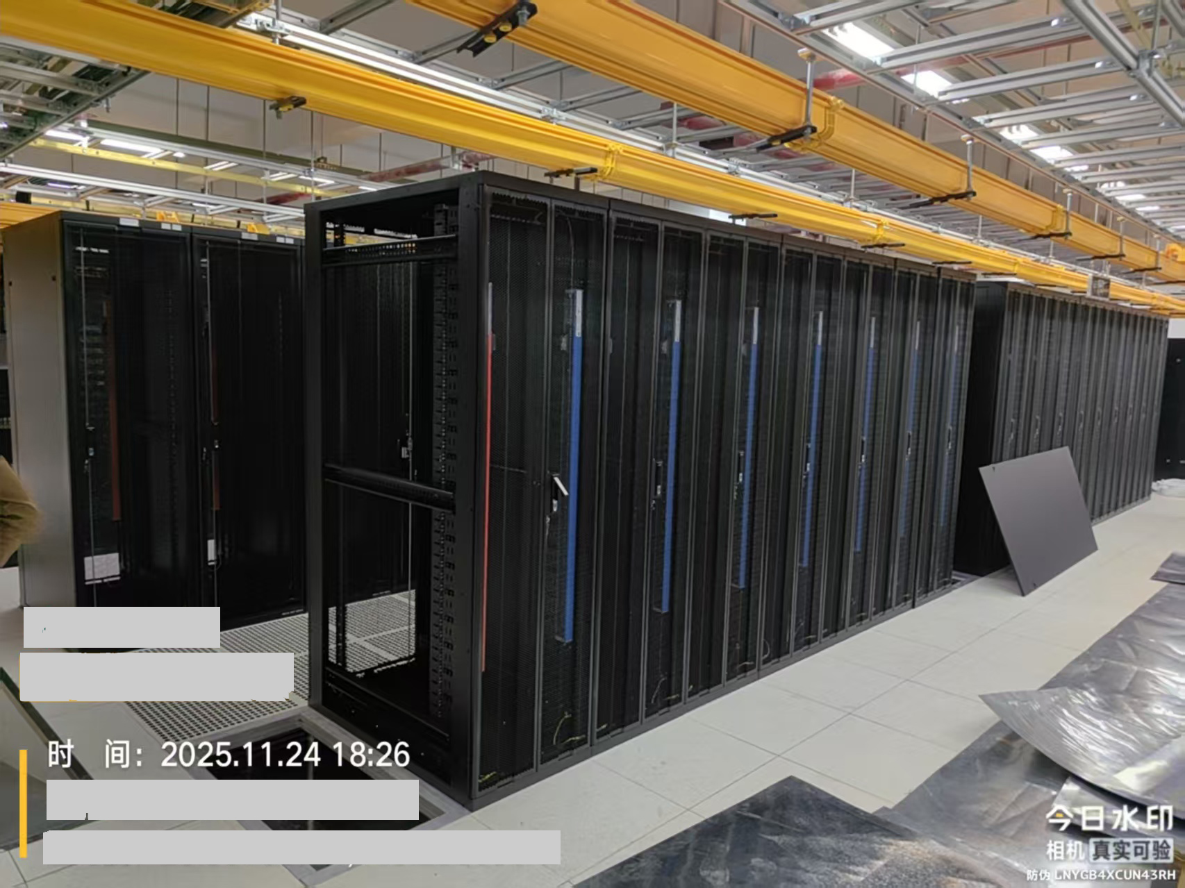 冷通路：400A 33台数据机柜+2台列头柜带头环及视频监控